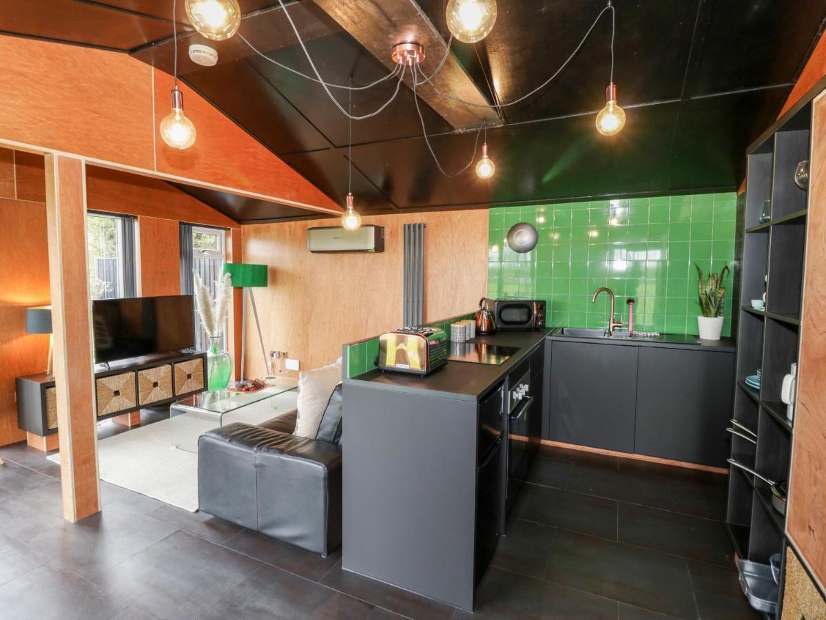 Вилла The Tractor Shed Вустер Экстерьер фото